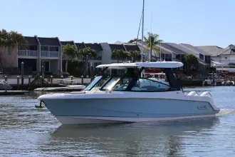 Thumbnail von Boston Whaler 330 Vantage