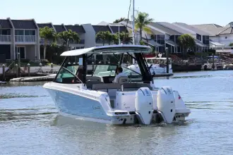Thumbnail von Boston Whaler 330 Vantage