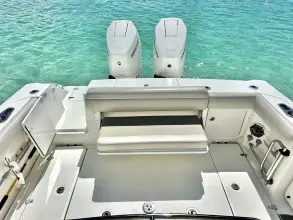 Thumbnail von Boston Whaler 330 Outrage