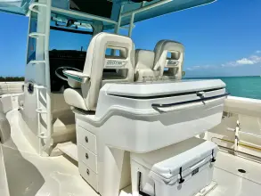 Thumbnail von Boston Whaler 330 Outrage