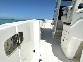 Thumbnail von Boston Whaler 330 Outrage