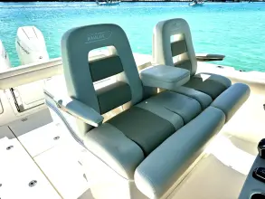 Thumbnail von Boston Whaler 330 Outrage