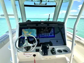 Thumbnail von Boston Whaler 330 Outrage