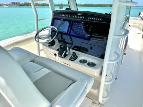 Thumbnail von Boston Whaler 330 Outrage