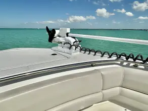 Thumbnail von Boston Whaler 330 Outrage
