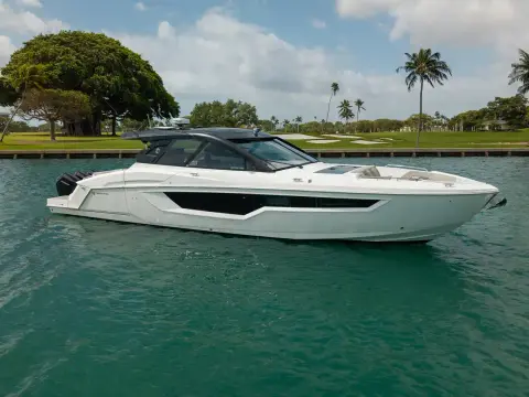 Cruisers Yachts 50 GLS OB
