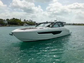 Thumbnail von Cruisers Yachts 50 GLS OB
