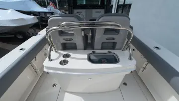 Thumbnail von Boston Whaler 250 Outrage