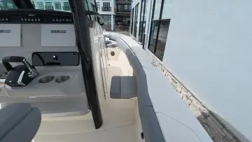 Thumbnail von Boston Whaler 250 Outrage