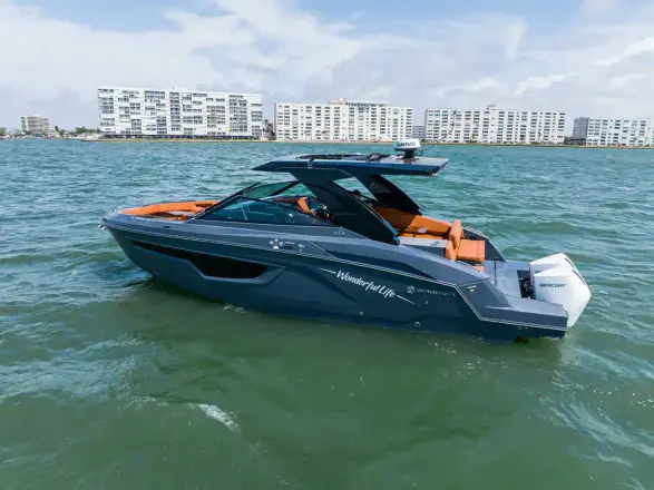 Cruisers Yachts 34 GLS OB