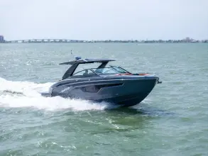 Thumbnail von Cruisers Yachts 34 GLS OB