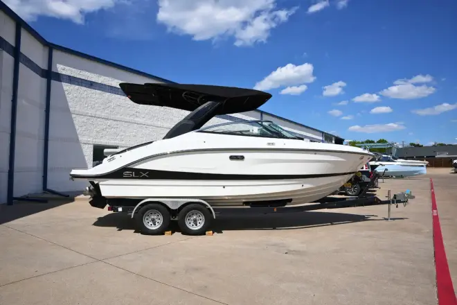 Sea Ray SLX 260 