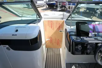 Thumbnail von Sea Ray SLX 260