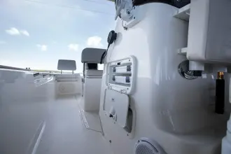 Thumbnail von Boston Whaler 170 Montauk