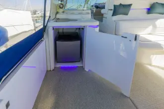 Thumbnail von Cruisers Yachts 447 Sedan