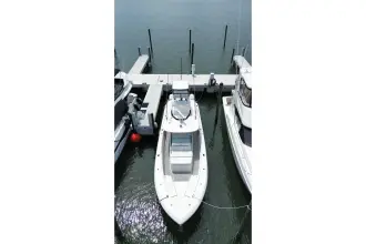 Thumbnail von Everglades 435 CC