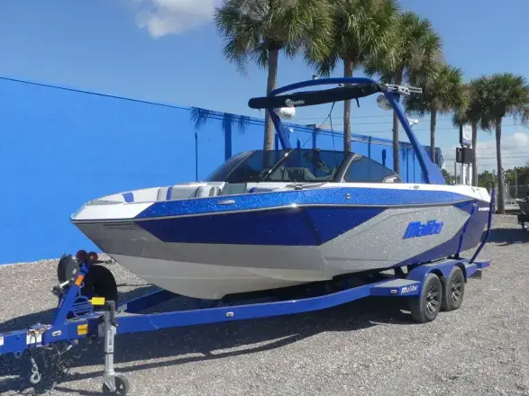 Malibu Boats 23 LSV