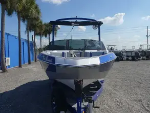 Thumbnail von Malibu Boats 23 LSV