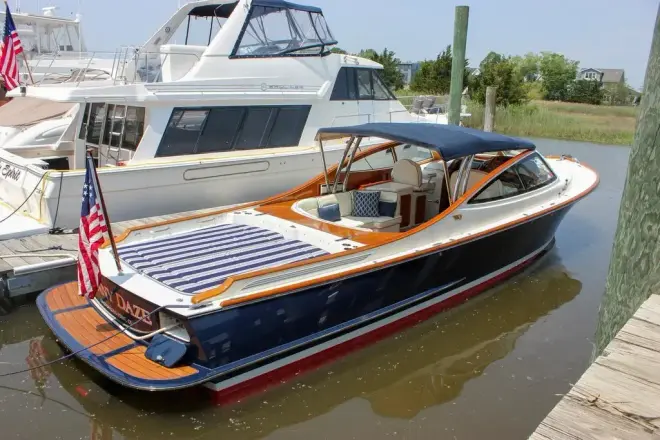 Hinckley 38