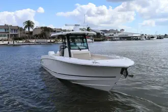 Thumbnail von Boston Whaler 330 Outrage