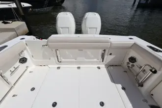 Thumbnail von Boston Whaler 330 Outrage
