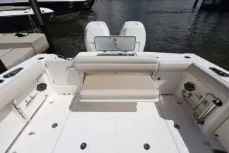 Thumbnail von Boston Whaler 330 Outrage
