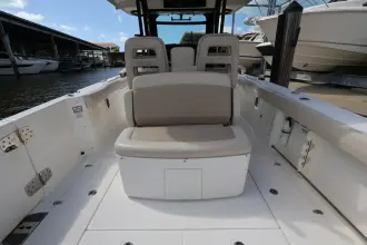 Thumbnail von Boston Whaler 330 Outrage