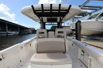 Thumbnail von Boston Whaler 330 Outrage
