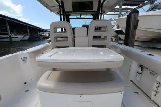 Thumbnail von Boston Whaler 330 Outrage