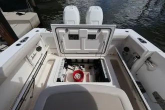 Thumbnail von Boston Whaler 330 Outrage