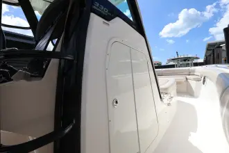 Thumbnail von Boston Whaler 330 Outrage