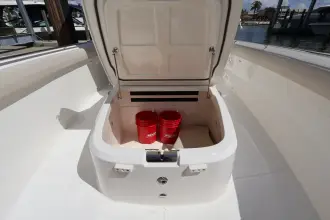 Thumbnail von Boston Whaler 330 Outrage