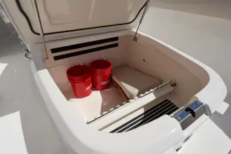 Thumbnail von Boston Whaler 330 Outrage