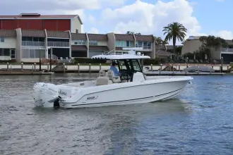 Thumbnail von Boston Whaler 330 Outrage