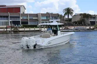 Thumbnail von Boston Whaler 330 Outrage
