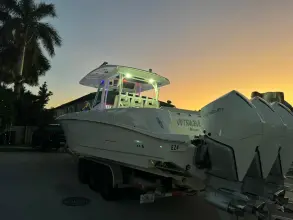 Thumbnail von Boston Whaler 350 Outrage