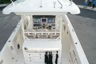 Thumbnail von Boston Whaler 350 Outrage