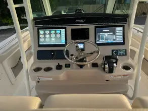 Thumbnail von Boston Whaler 350 Outrage