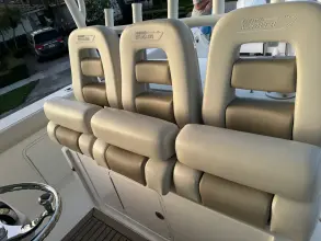 Thumbnail von Boston Whaler 350 Outrage