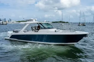 Thumbnail von Tiara Yachts 38 LS