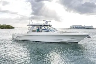 Thumbnail von Boston Whaler 380 Realm
