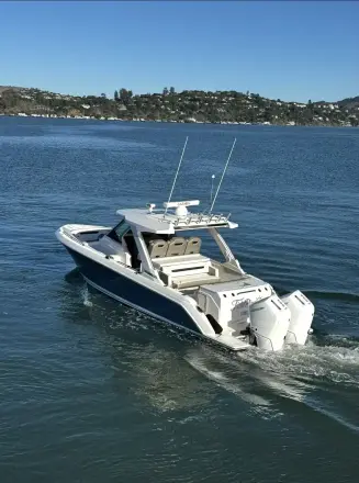 Tiara Yachts 34 LS