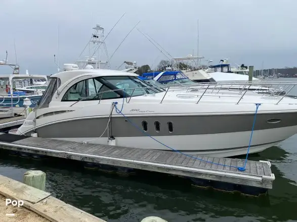 Cruisers Yachts 390 Express Coupe