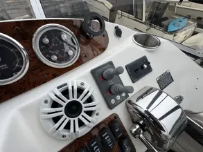 Thumbnail von Meridian 341 Sedan