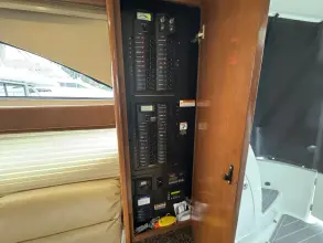 Thumbnail von Meridian 341 Sedan