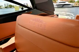 Thumbnail von Cruisers Yachts 38 GLS OB