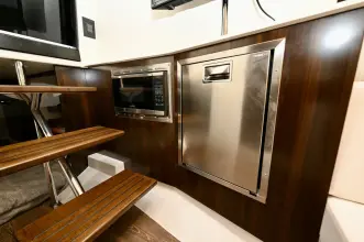 Thumbnail von Cruisers Yachts 38 GLS OB