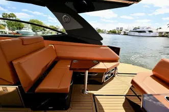 Thumbnail von Cruisers Yachts 38 GLS OB