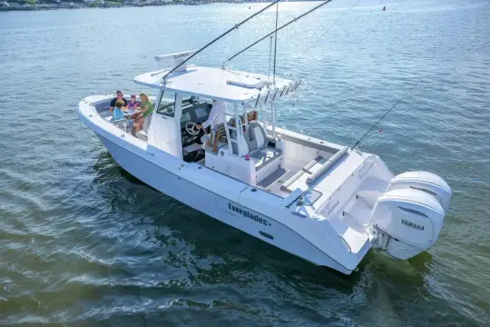 Everglades 335 CC