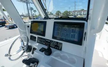 Thumbnail von Everglades 325 CC